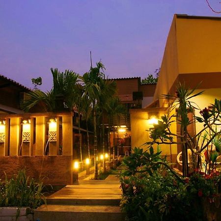 Koko Palm Inn Chiang Mai Exterior photo