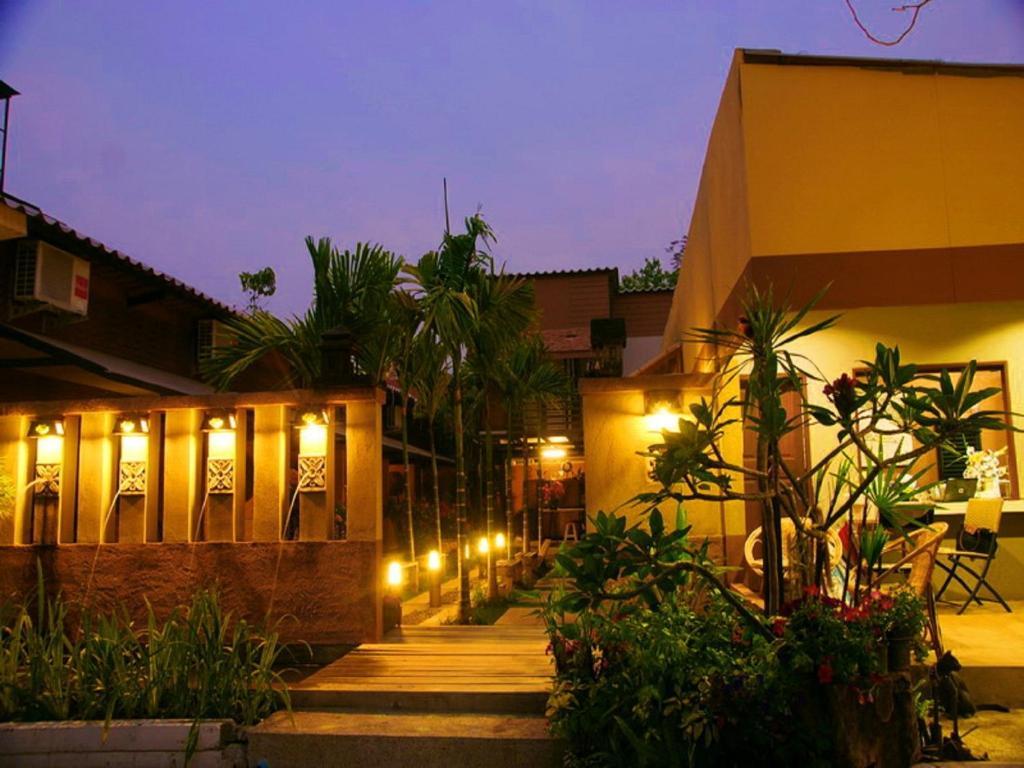 Koko Palm Inn Chiang Mai Exterior photo